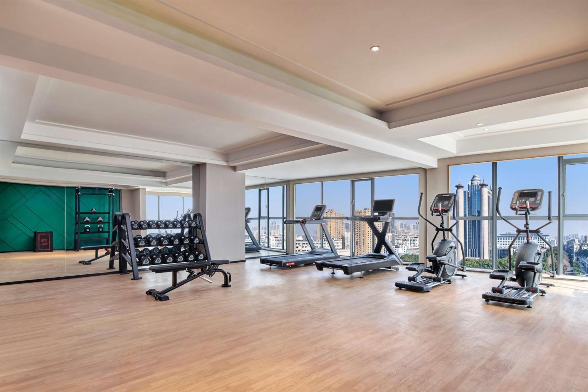 Hilton Garden Inn Wuhan Hankou מראה חיצוני תמונה