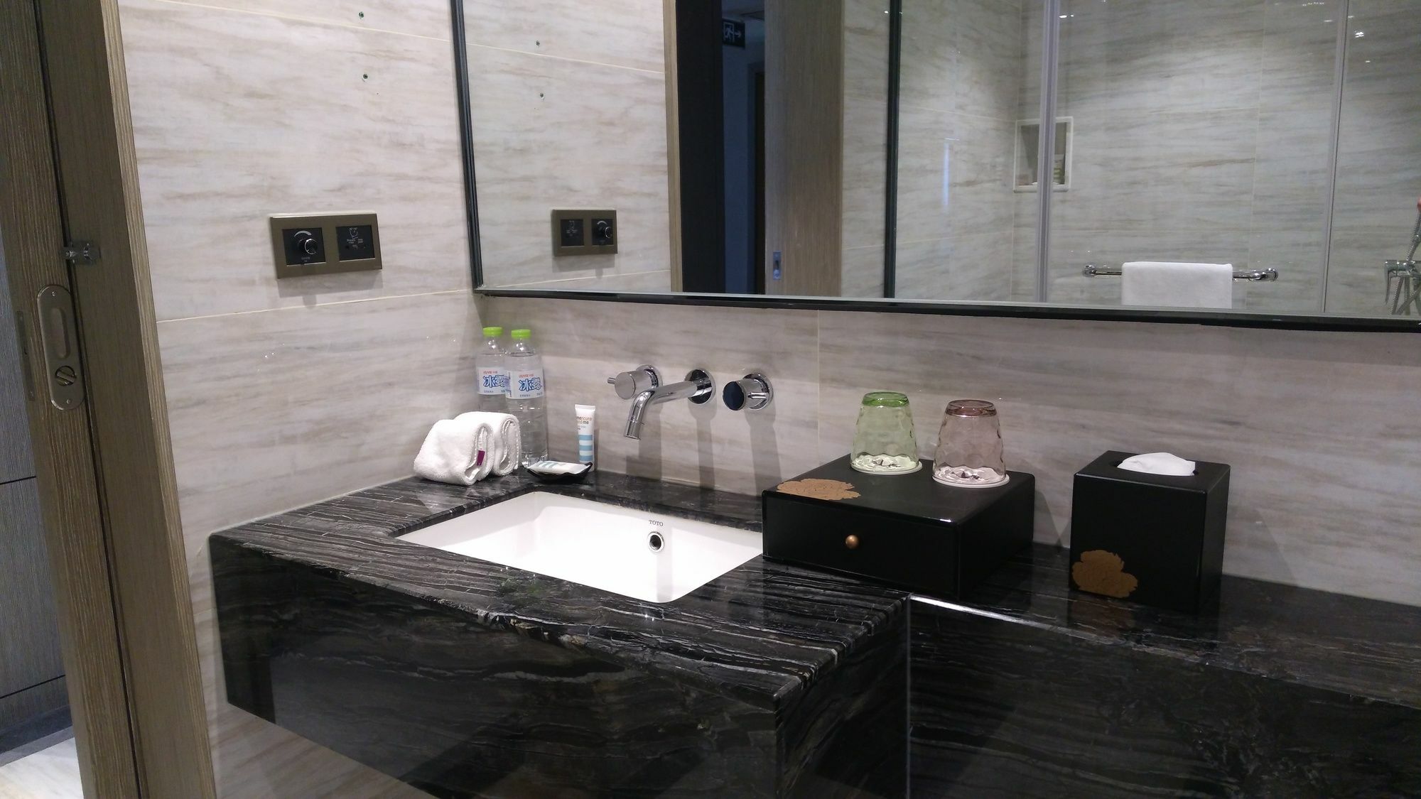 Hilton Garden Inn Wuhan Hankou מראה חיצוני תמונה