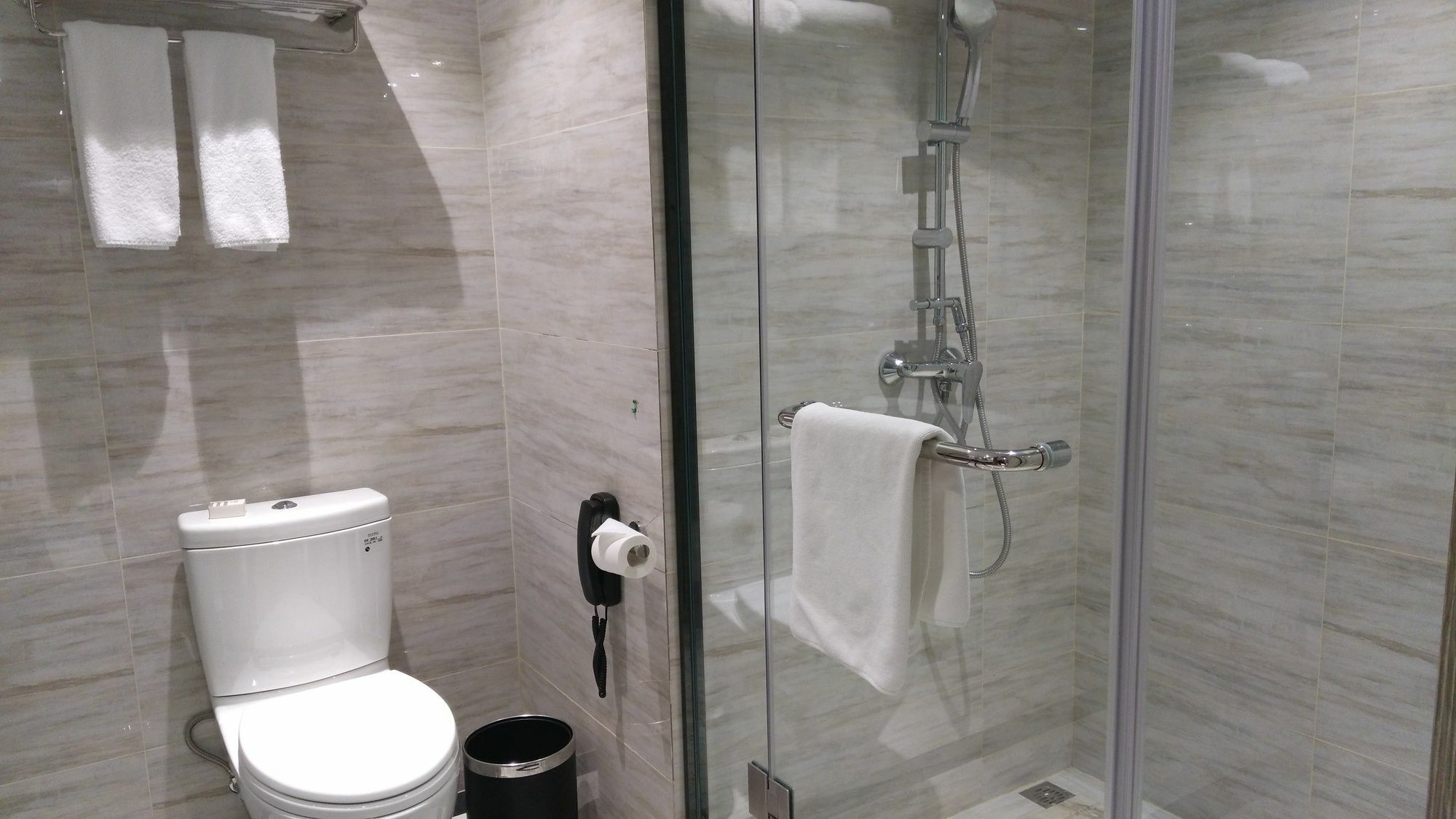 Hilton Garden Inn Wuhan Hankou מראה חיצוני תמונה